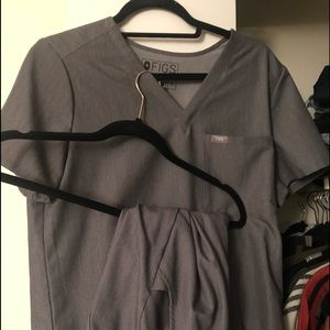 Gray figs scrubs